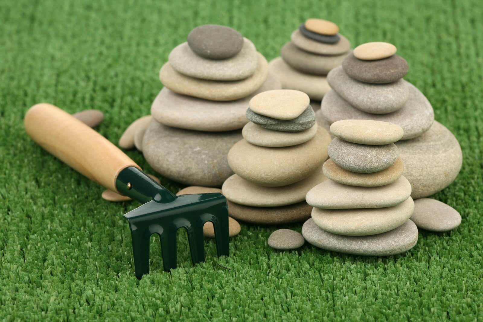 pebble outting green